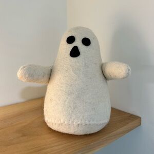 HALLOWEEN GHOST FIGURINE DECOR